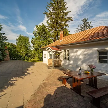 Degi Festetics-kastely, Park Vendeghaz Dég